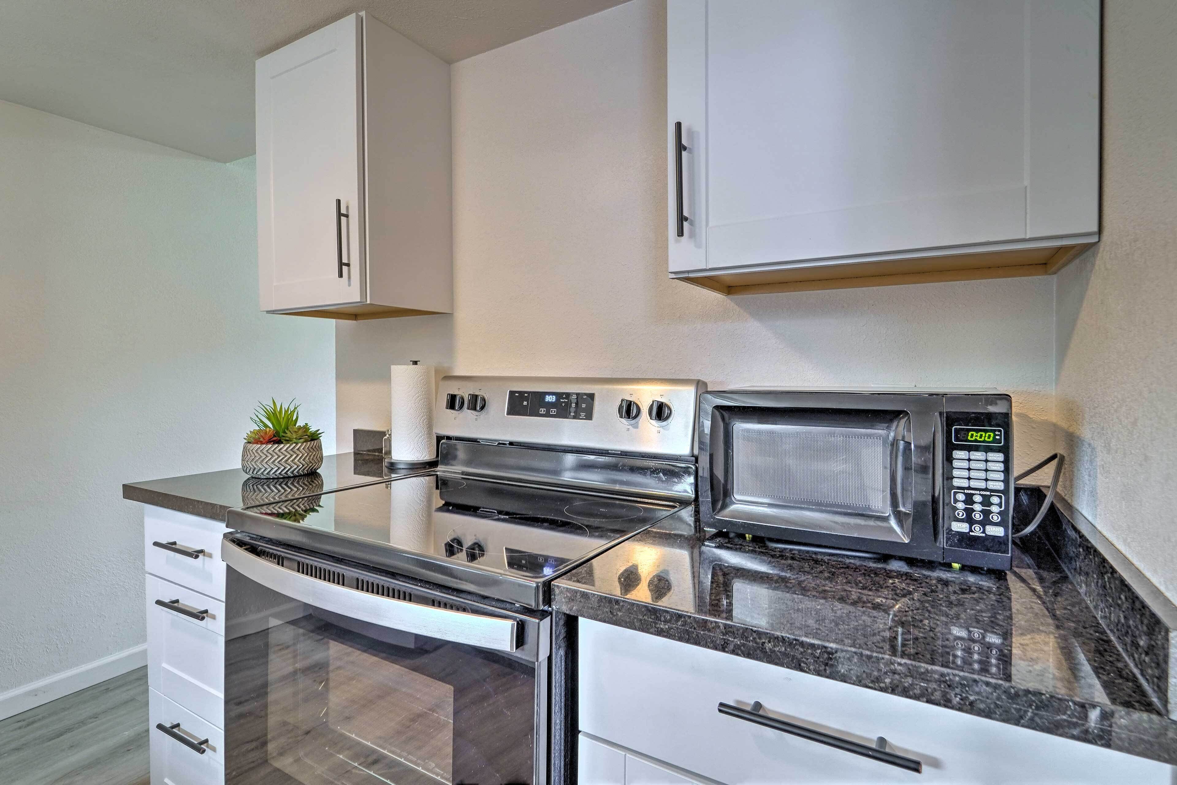 Oven, stovetop, dishwasher, cookware/dishes/utensils