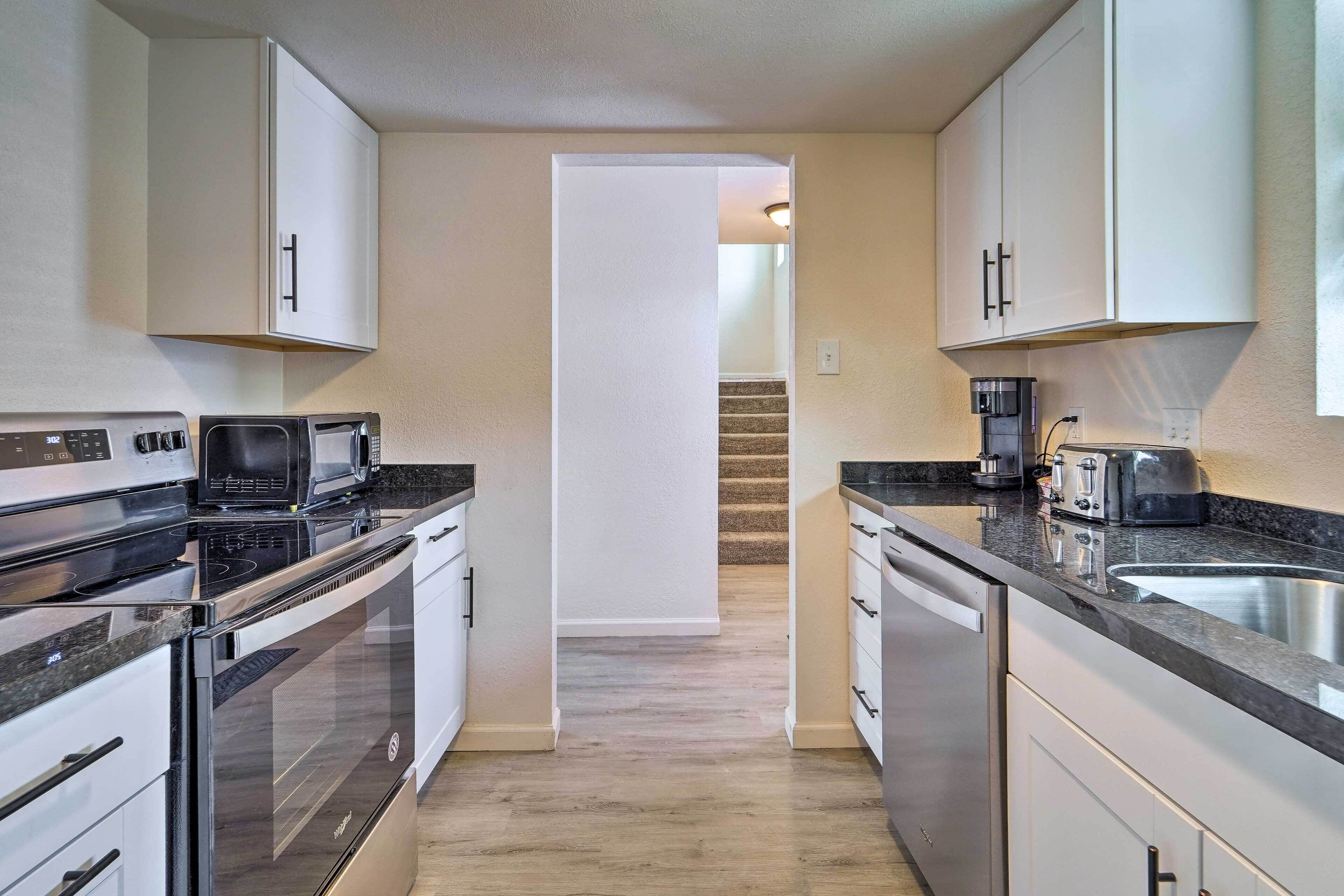 Oven, stovetop, dishwasher, cookware/dishes/utensils