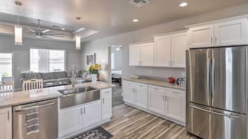 House (2 Bedrooms) | Interior