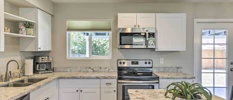 House (3 Bedrooms) | Interior