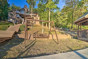 House (4 Bedrooms) | Interior - Luxe Lake Chickamauga Retreat w/ Boat Dock! (Harrison)