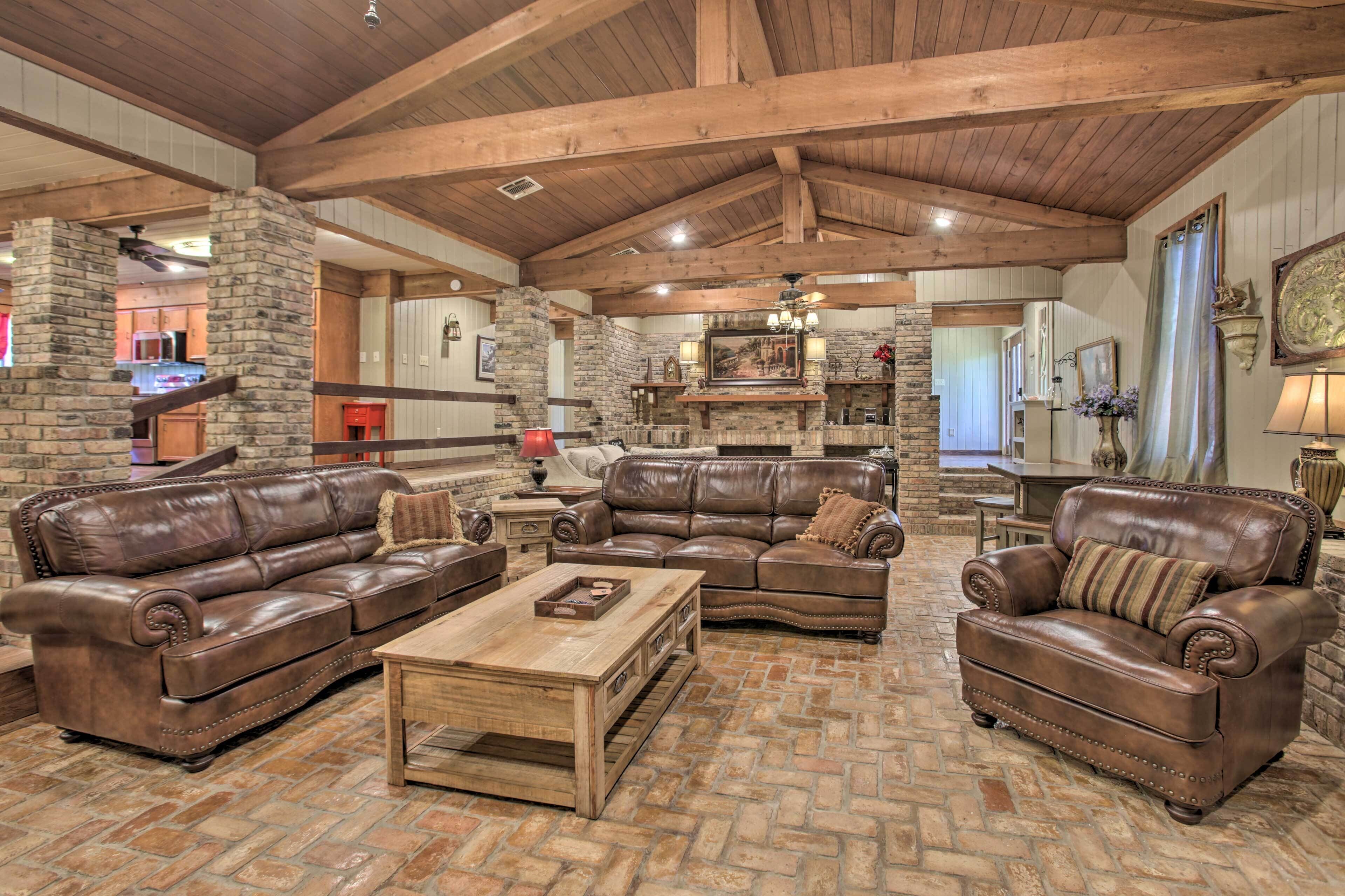 House (3 Bedrooms) | Front of property