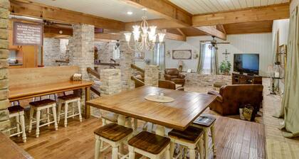 Dularge Grand Villa - Steps to Marina + Fishing!