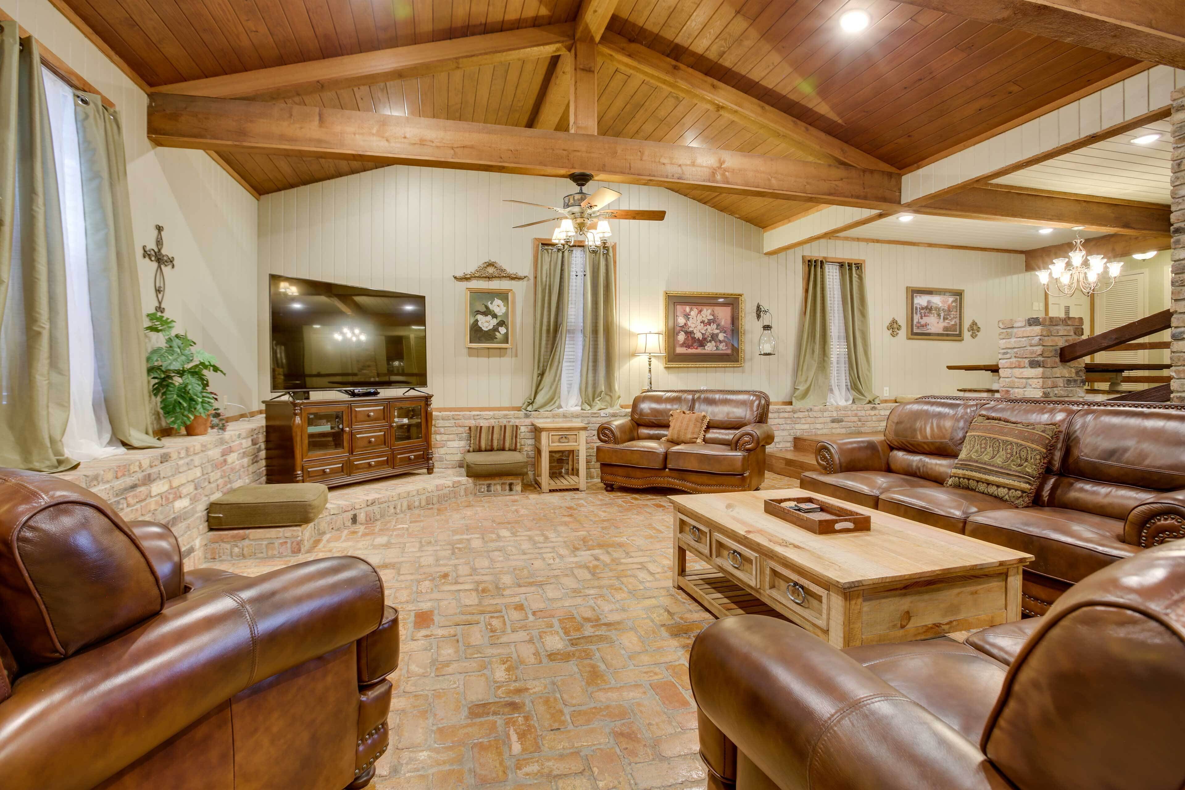 House (3 Bedrooms) | Front of property