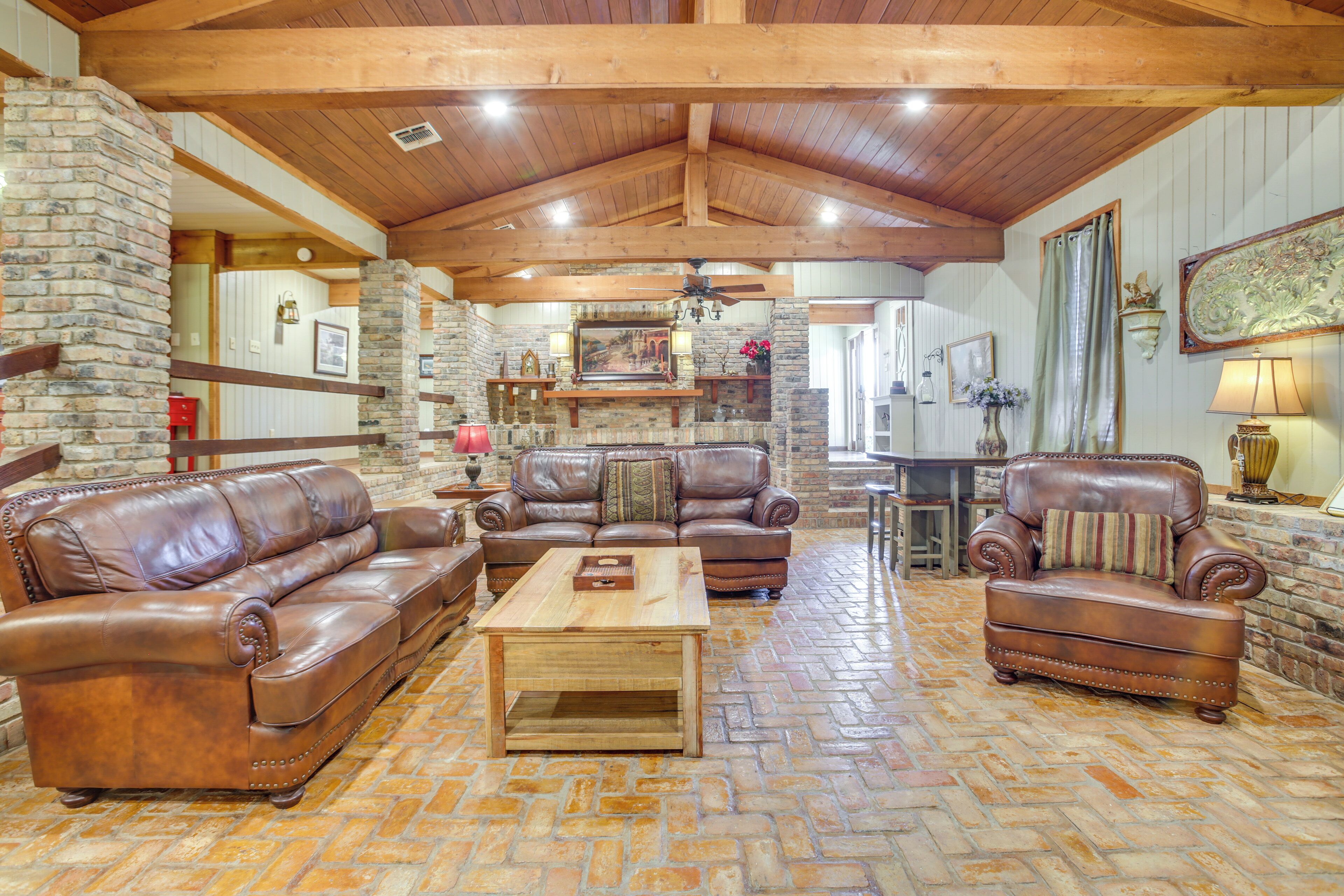 House (3 Bedrooms) | Front of property