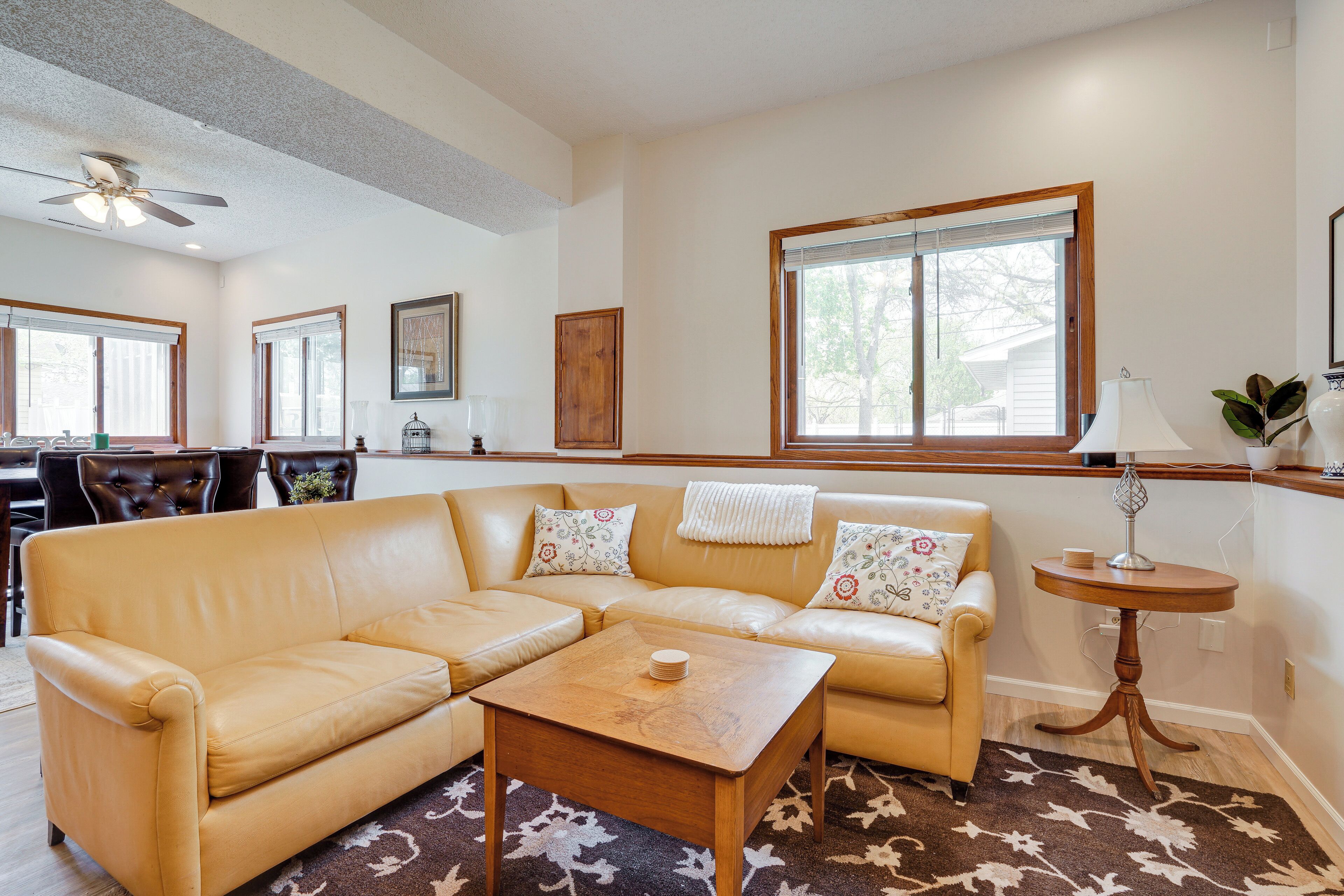 House (5 Bedrooms) | Interior