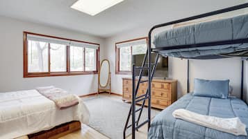 House (5 Bedrooms) | Interior