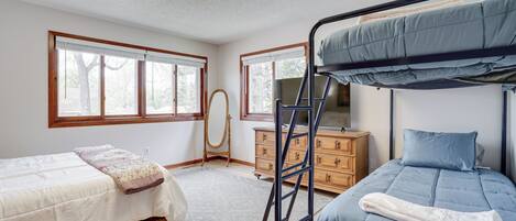 House (5 Bedrooms) | Interior