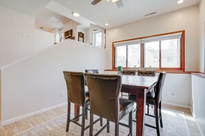 House (5 Bedrooms) | Interior