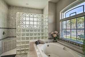 Bathroom - 'villa Coral Mermaid' Getaway w/ Pool! (Cape Coral)