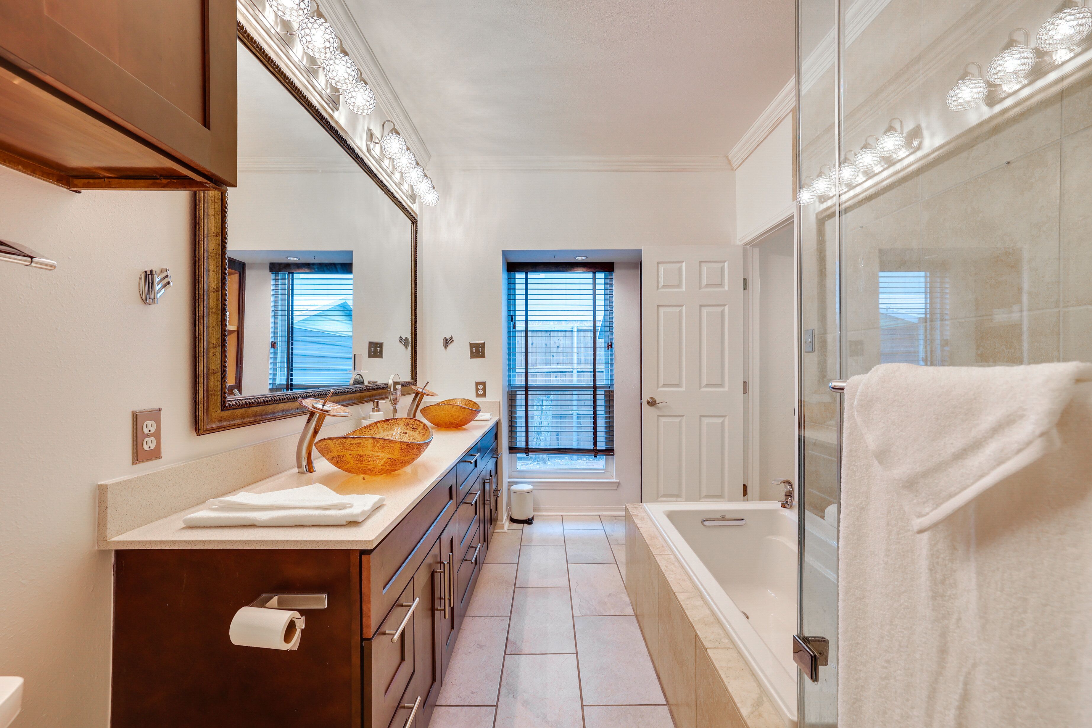 House (3 Bedrooms) | Bathroom