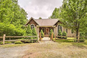 House (3 Bedrooms) | Interior - Bring Your Dog: Blue Ridge Mountain Sanctuary! (Banner Elk)