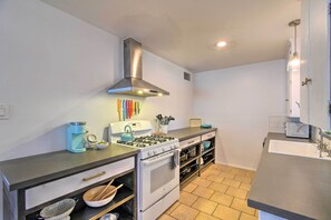 獨棟房屋 (2 Bedrooms) | 私人廚房 | 微波爐、烤箱、爐台、洗碗機