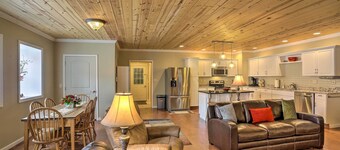 Cheerful Tiffin Digs in the Heart of Downtown