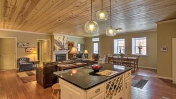 Cottage (2 Bedrooms) | Interior