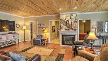 Cottage (2 Bedrooms) | Interior