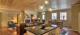 Cheerful Tiffin Digs in the Heart of Downtown