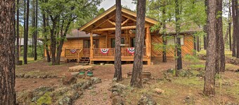 Wooded Yard, Gas Grill: Lush Pinetop Retreat