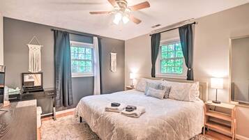 3 bedrooms, iron/ironing board, free cots/infant beds, bed sheets