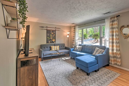 New! Chic Southern Pines Retreat: Walk to Downtown