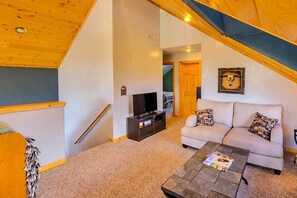 House (3 Bedrooms) | Interior - Secluded Show Low Home Near Hiking Trails! (Show Low)