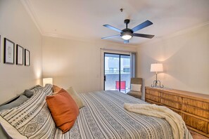 Apartment (2 Bedrooms) | Interior - 6 Mi to Downtown: Phoenix Condo w/ Pool Access! (Phoenix)