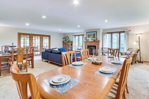 House (5 Bedrooms) | Interior