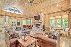 House (3 Bedrooms) | Interior