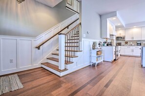 House (4 Bedrooms) | Interior