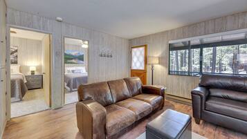 ู
ูุฒู (2 Bedrooms) | ุงูู
ูุดุฃุฉ ู
ู ุงูุฏุงุฎู