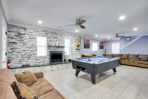 House (5 Bedrooms) | Interior