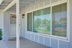 Interior - Ultimate Phoenix Group Getaway: Patio + Pool! (Phoenix)