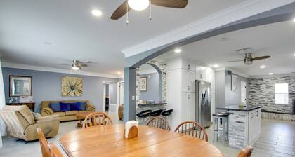 Ultimate Phoenix Group Getaway: Patio + Pool!