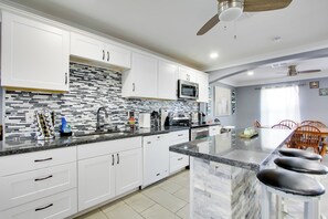 House (5 Bedrooms) | Interior