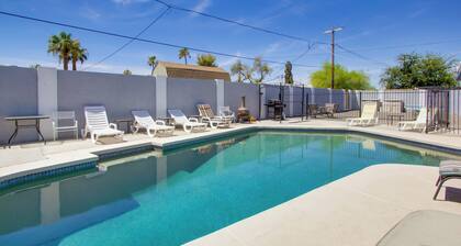 Ultimate Phoenix Group Getaway: Patio + Pool!