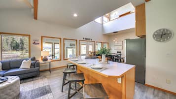 Casa (Multiple Bedrooms) | Interior