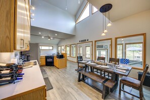 Casa (Multiple Bedrooms) | Interior