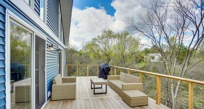 Sleepy Hollow Lake Home w/ Deck, Pool Access!