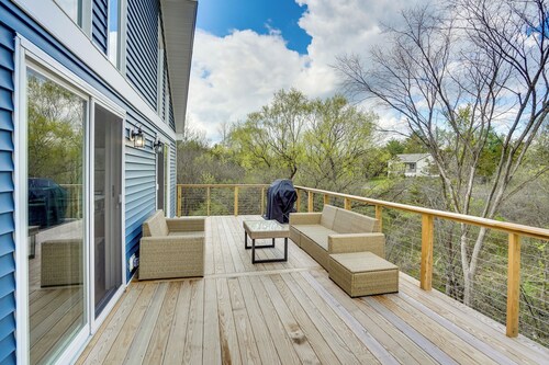 Sleepy Hollow Lake Home w/ Deck, Pool Access!