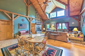 House (4 Bedrooms) | Interior