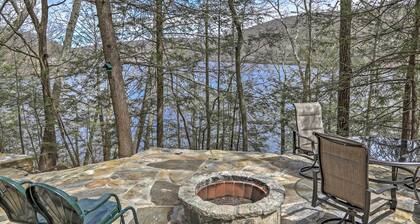 Dainty New Preston Cottage w/ Dock & Lake Views!