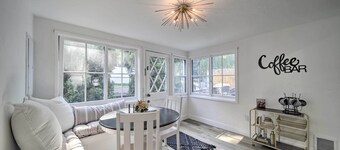 Bright & Airy Liberty Lake Abode w/ Backyard!