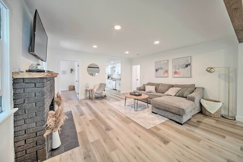 Bright & Airy Liberty Lake Abode w/ Backyard!