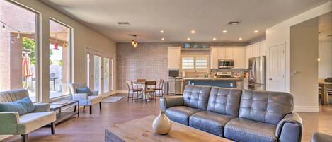 House (4 Bedrooms) | Interior