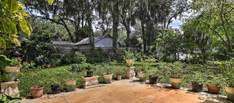 New! Jacksonville Beach Getaway w/ Private Yard!