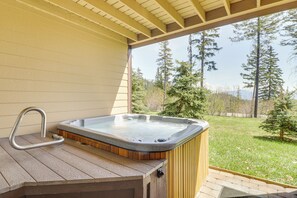 Interior - Ski-in/ski-out Whitefish Duplex w/ Hot Tub! (Whitefish)