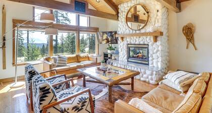 Ski-in/ski-out Whitefish Duplex w/ Hot Tub!