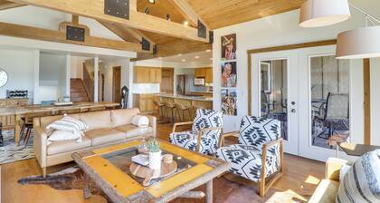 Ski-in/ski-out Whitefish Duplex w/ Hot Tub!