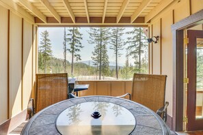 Apartment (5 Bedrooms) | Interior - Ski-in/ski-out Whitefish Duplex w/ Hot Tub! (Whitefish)