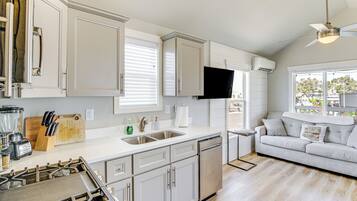 House (1 Bedroom) | Interior